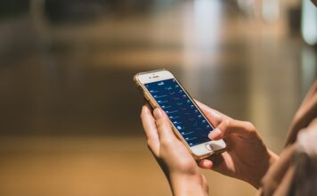 Czym zajmuje się dział e-commerce? Czym zajmuje się dział e-commerce?